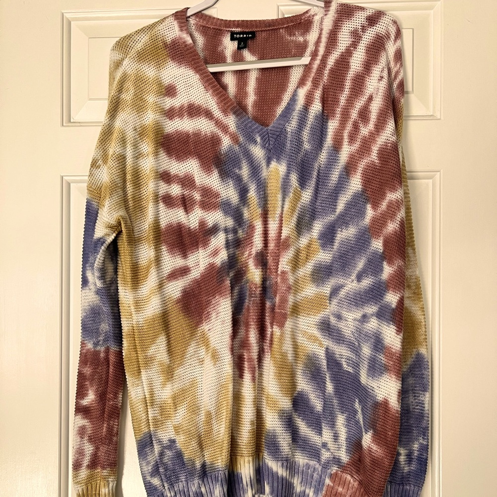 Torrid Size 2 (18/20) tie-dye V-neck sweater